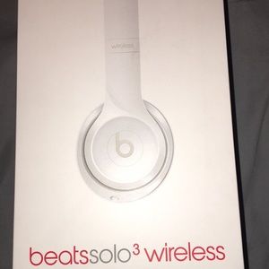 Beats solo 3 wireless headphones
